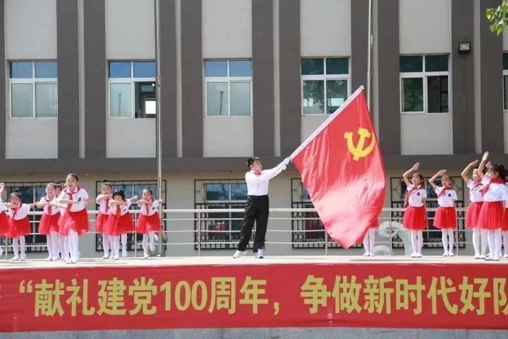 一架运载乌军战俘伊尔-76运输机在别尔哥罗德州坠毁 俄官员称系被导弹击落